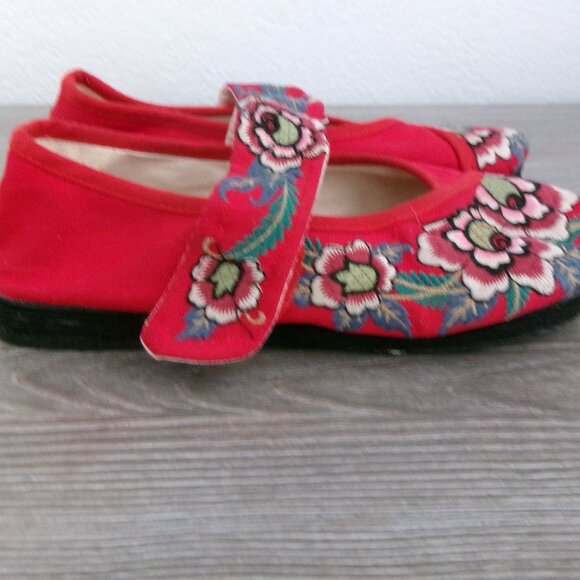 Lot 2 Pair Asian Embroidered Shoes Green Red Mary Jane and Ankle Tie 5.5 / 6 - Picture 10 of 16